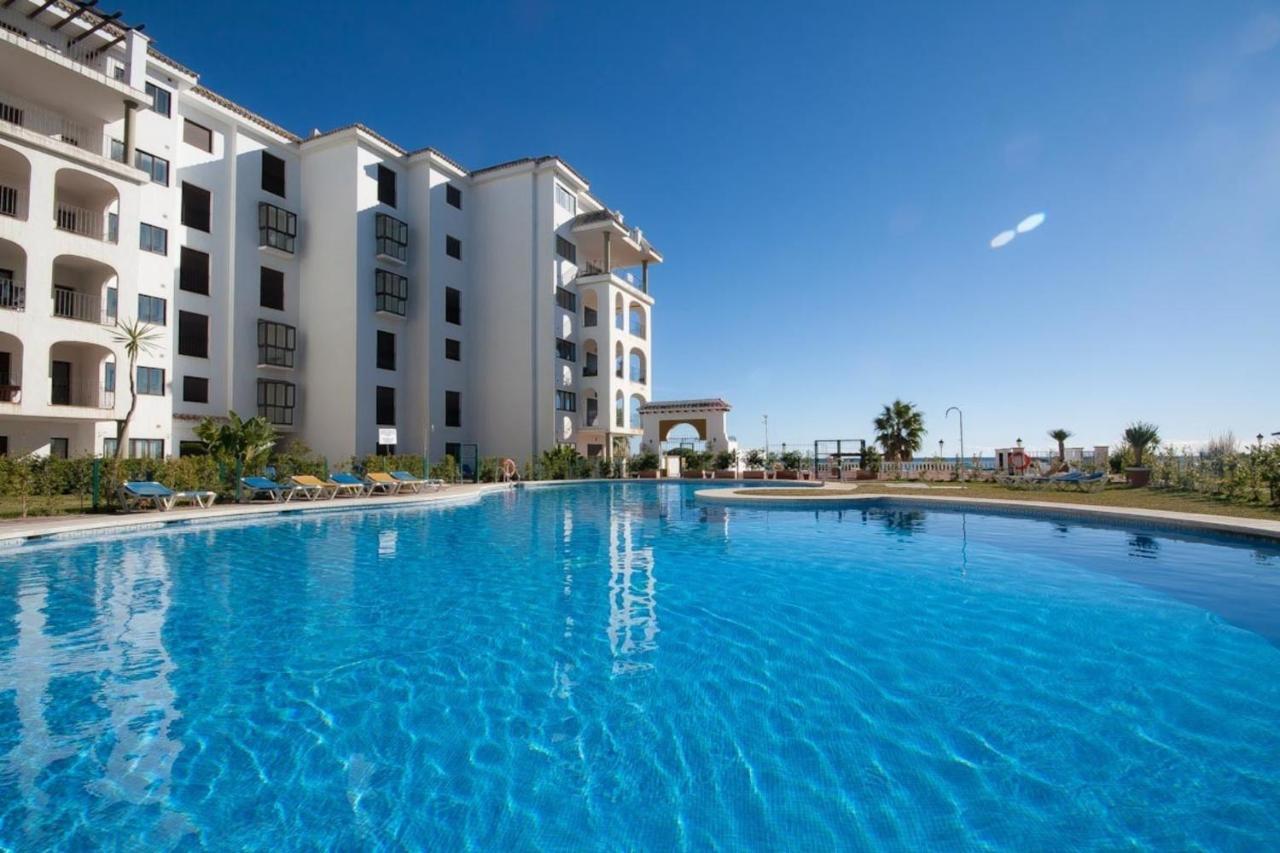 Apartamento Stunning Views Await You In Marina De La Duquesa Castillo de Sabinillas Exterior foto