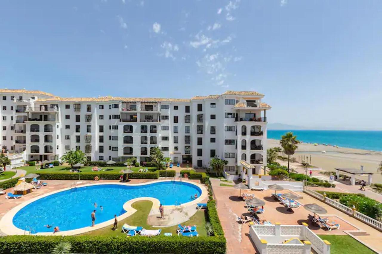 Apartamento Stunning Views Await You In Marina De La Duquesa Castillo de Sabinillas Exterior foto