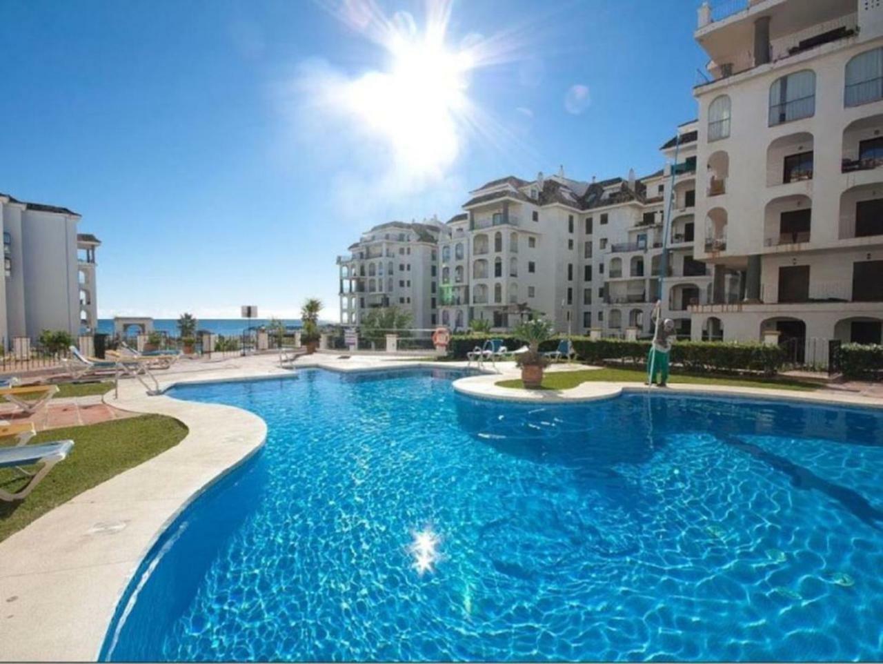 Apartamento Stunning Views Await You In Marina De La Duquesa Castillo de Sabinillas Exterior foto